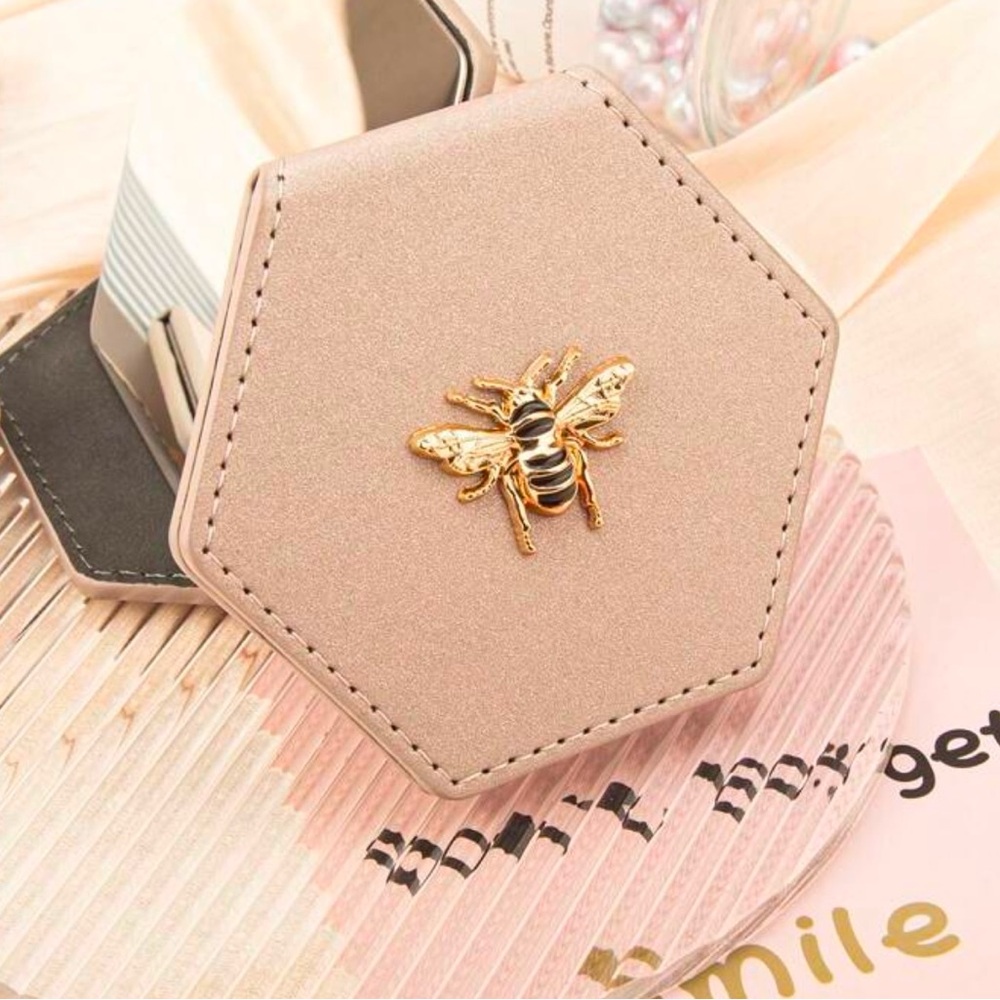 ✨New ✨Khaki Bee Foldable Stand Alone Cosmetic Mirror ✨ Last One ✨ - Picture 1 of 4
